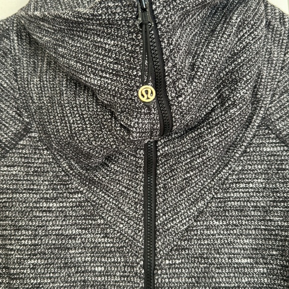 🍋LULULEMON🍋 Be Present Jacket Size 4 - Picture 9 of 12
